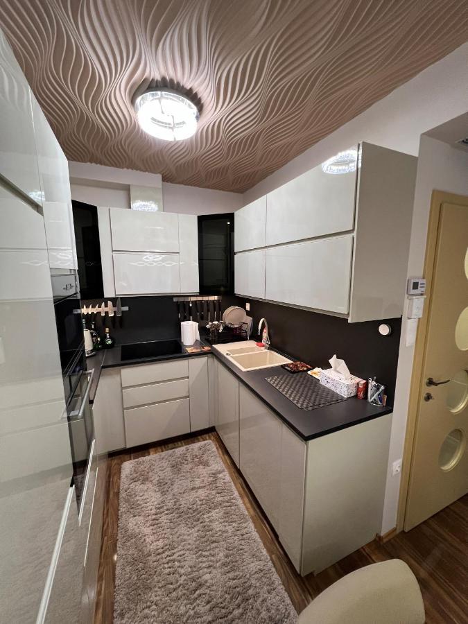 Parizsi Udvar Premium Apartman Leilighet Debrecen Eksteriør bilde
